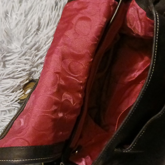 Vintage Coach black leather saddle bag with brass turn-lock clasp and hardware. - Picture 6 of 7